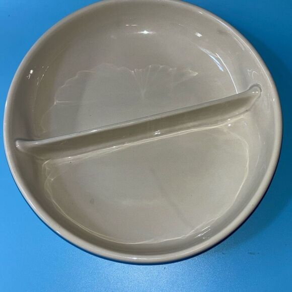 New Russel Wright by Oneida 10-3/8" Divided Vegetable Bowl Linen Creme - Picture 3 of 7